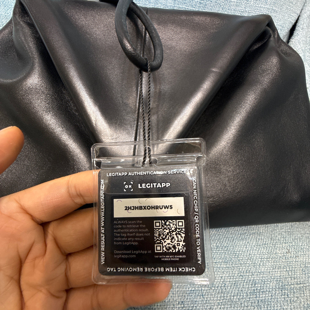 Bottega Veneta Smooth Calfskin Triangle Clutch Bag