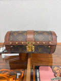 LOUIS VUITTON
Monogram Papillon Trunk