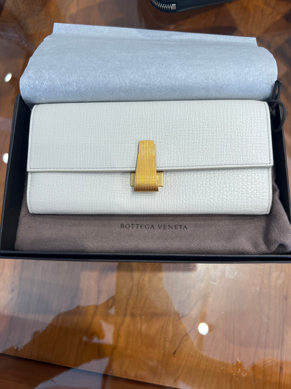 BOTTEGA VENETA WHITE LEATHER PALMELLATO ANGLE LONG WALLET