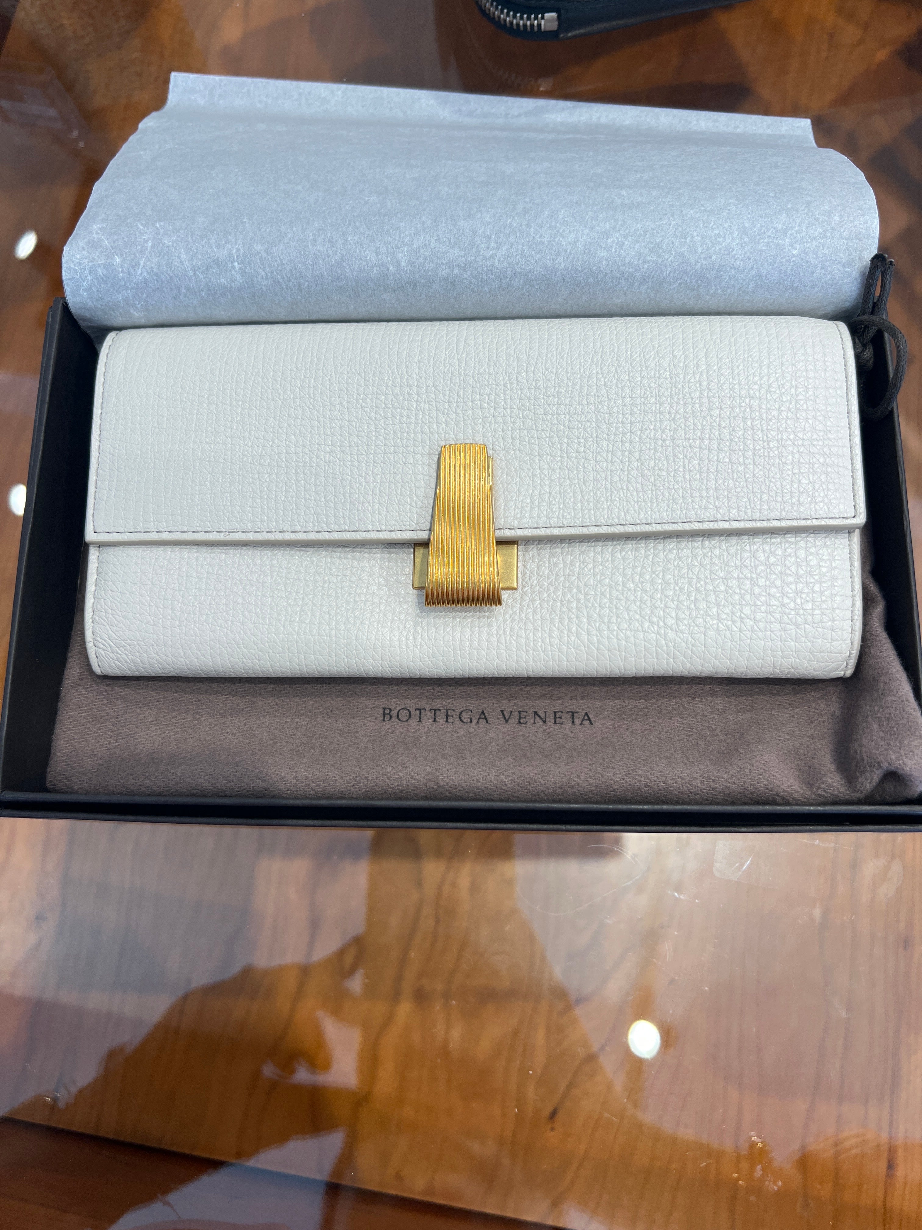BOTTEGA VENETA WHITE LEATHER PALMELLATO ANGLE LONG WALLET