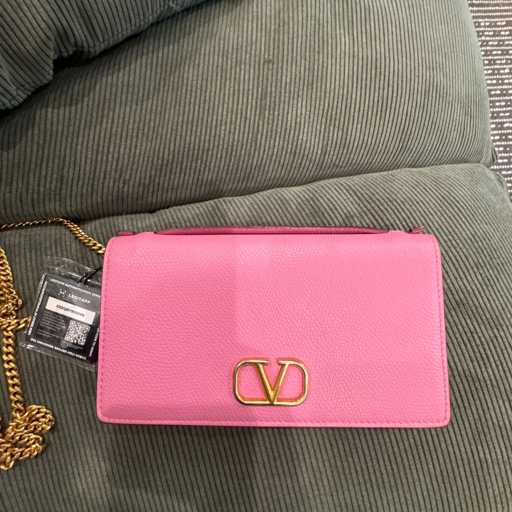 Valentino Garavani Grainy Calfskin VLogo Chain Wallet On Chain