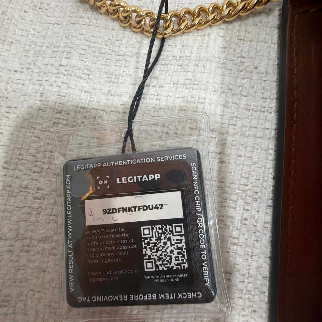 Fendi Vitello King Tamponato Logo Embossed Wallet On
Chain