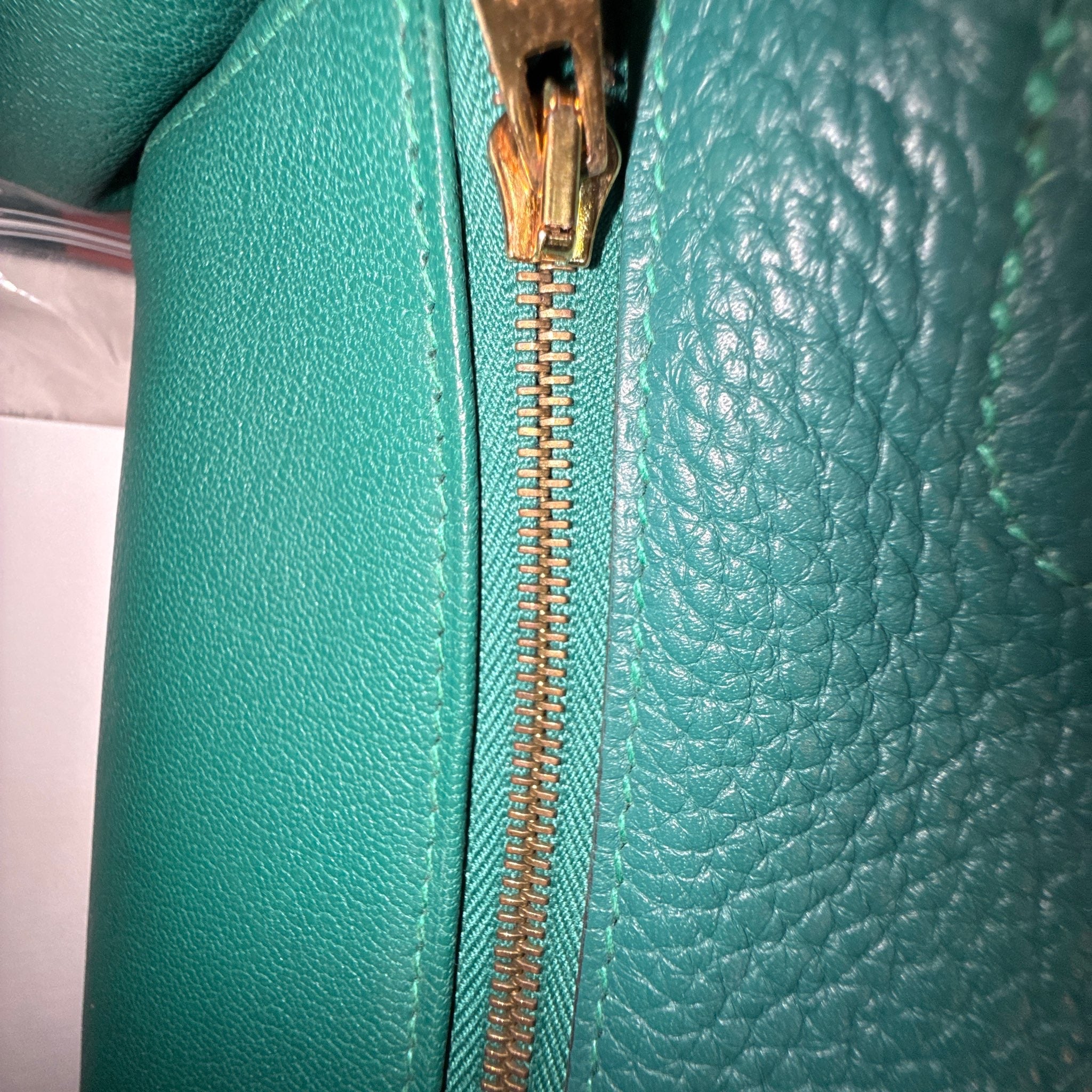 Hermès Kelly 28 Handbag Taurillon Clemence Leather Malachite